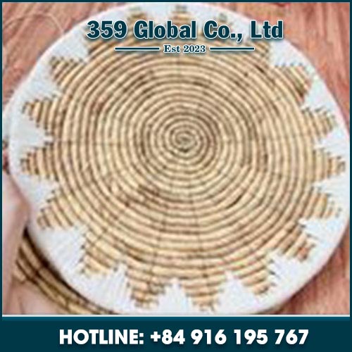 Water hyacinth placemat