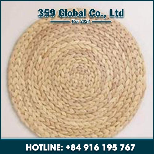 Water hyacinth placemat